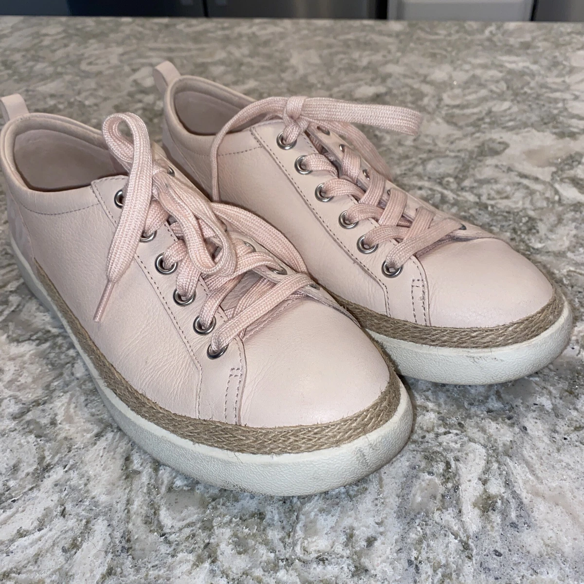vionic leather sneakers