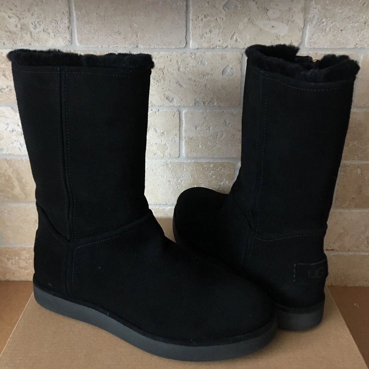 UGG CLASSIC SHORT BLVD BLACK SUEDE SHEARLING ZIP WINTER BOOTS SIZE