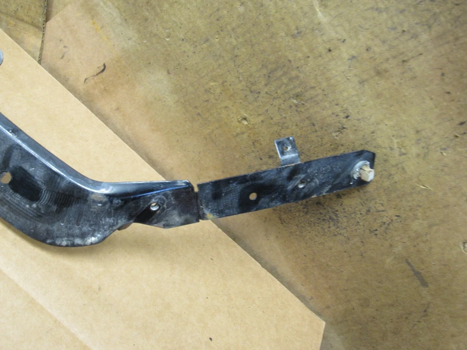 Suzuki Cavalcade GV1400 1987 parabrisas parabrisas montaje de moldura Foto 3 de 4