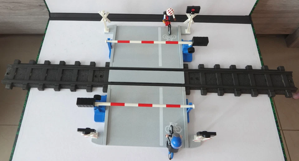 PLAYMOBIL - PASSAGE A NIVEAU POUR TOUTES LES REF TRAIN PLAYMOBIL - Photo 4/4