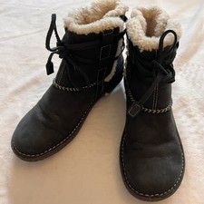 UGG Australia Cove Women's Size 7 Black Leather Sheepskin Lined Boots