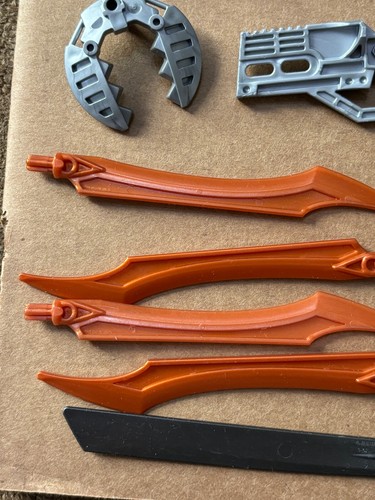 Joblot LEGO Bionicle / Big Fig Weapons Swords Etc - Picture 11 of 11