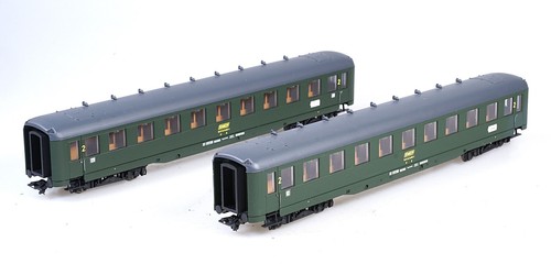 (9098) 2 Stück  Liliput 334593 SNCF Personenwagen 2.Kl. Ep.4 -50 87 29-20 007 -3 | Condition: Gebraucht