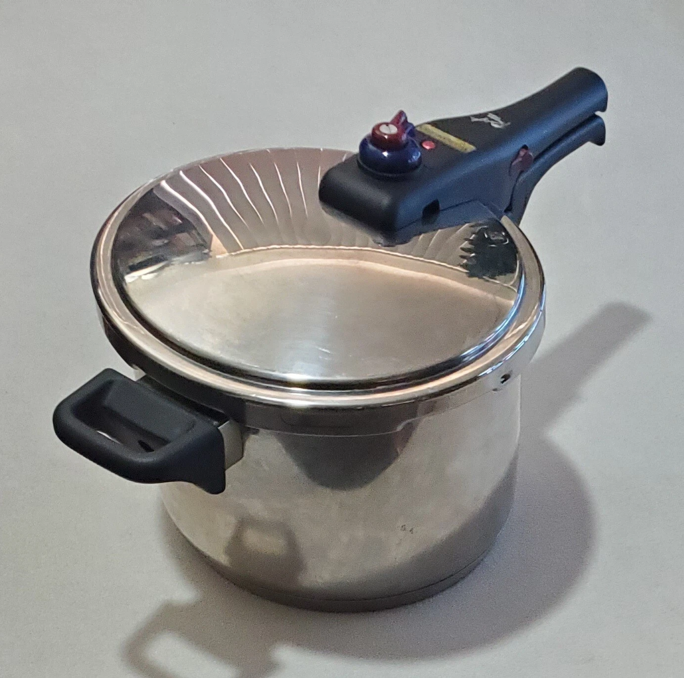 Wolfgang Puck Bistro Collection Stovetop Stainless Steel Pressure Cooker 6L