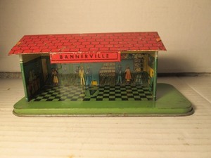 L@@K RARE ESTATE FIND BANNER BANNERVILLE TIN TRAIN BUILDING ONLY $10 !!