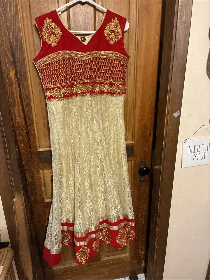 Vestido Vintage Hecho en India Blanco Diamante Encaje Terciopelo Rojo Oro Bordado Cuentas Foto 2 de 4