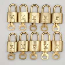 LOUIS VUITTON LV 10 Set Padlock Key Bag Charm Cadena Gold Plated France 31YF666