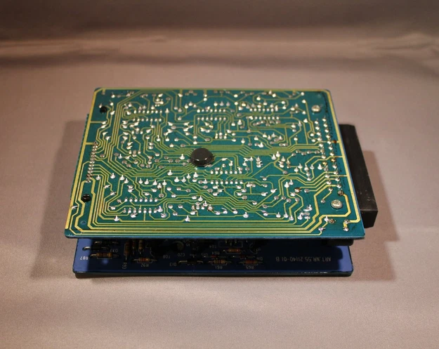 SAAB 900/9000 модифицированный/восстановленный APC Red Box Clone 900 SPG - Изображение 2 из 3