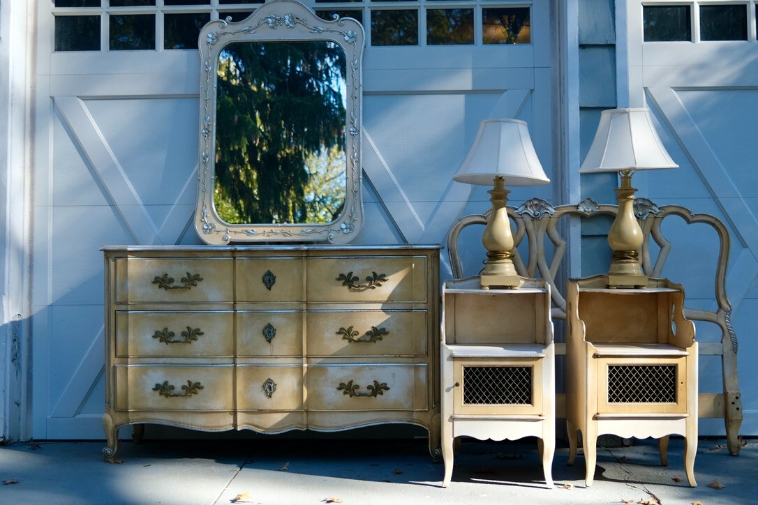 French Provincial Bedroom Furniture Sets