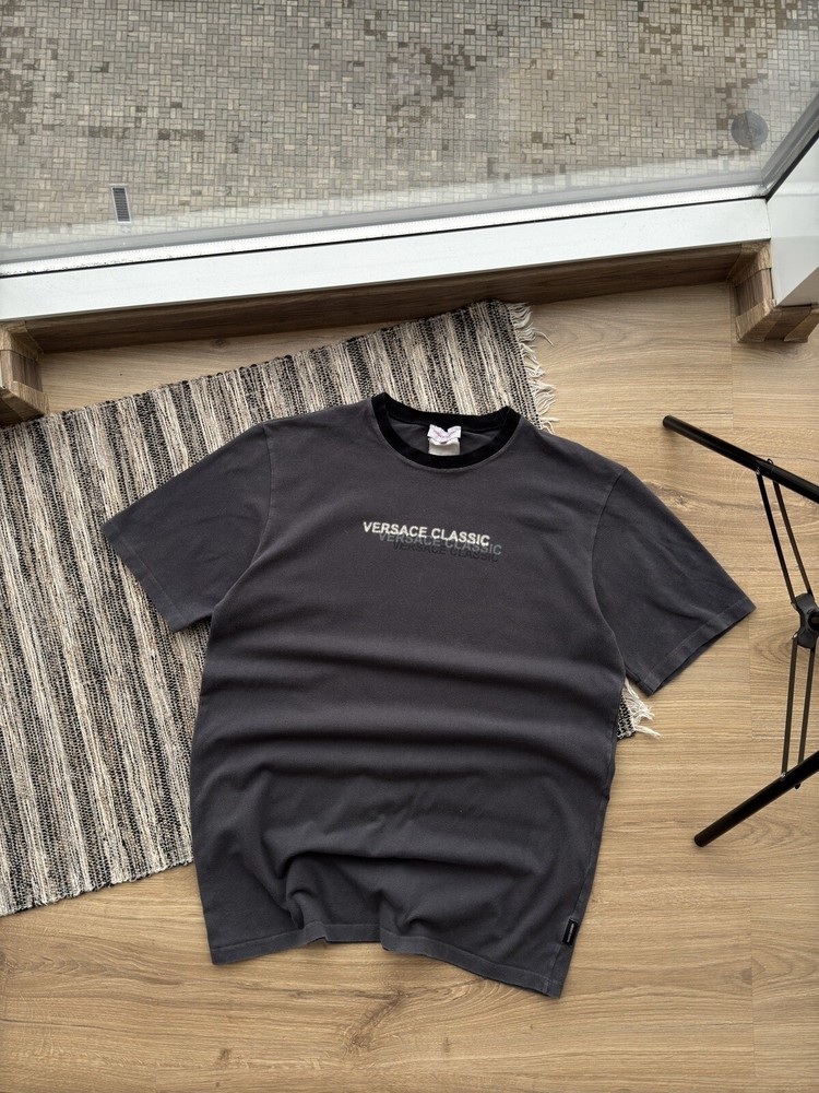 Versace Classic Vintage 90s Center logo gray T-Shirt size Xl
