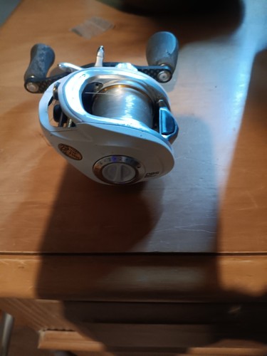 Johnny Morris Carbonlite 2.0 Casting Reel RH - Picture 4 of 5