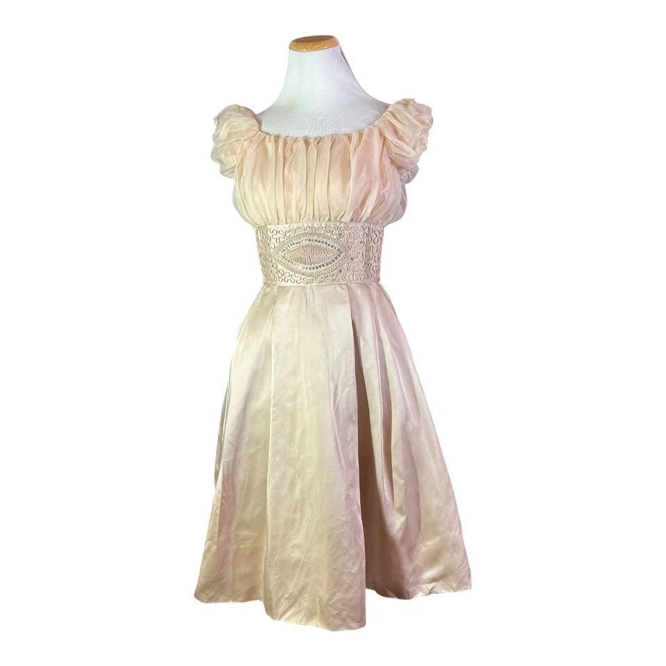 Vestido Vintage Años 50 Satén Falda Estrás Ajuste y Acampanado Rosa Champagne *Defectos Foto 3 de 4