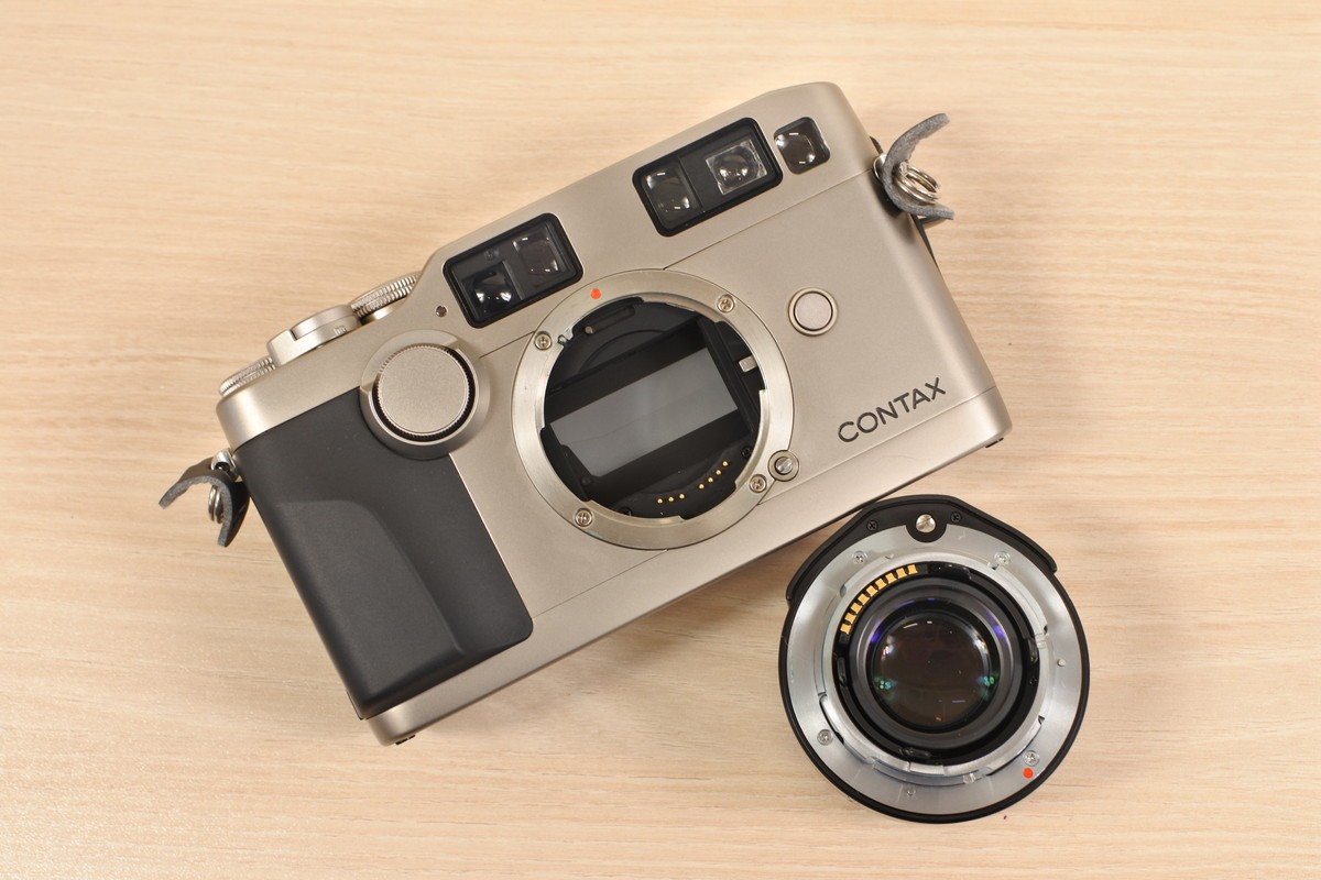 Contax G2 Film Camera + Carl Zeiss Planar T 35mm F2 Lens from