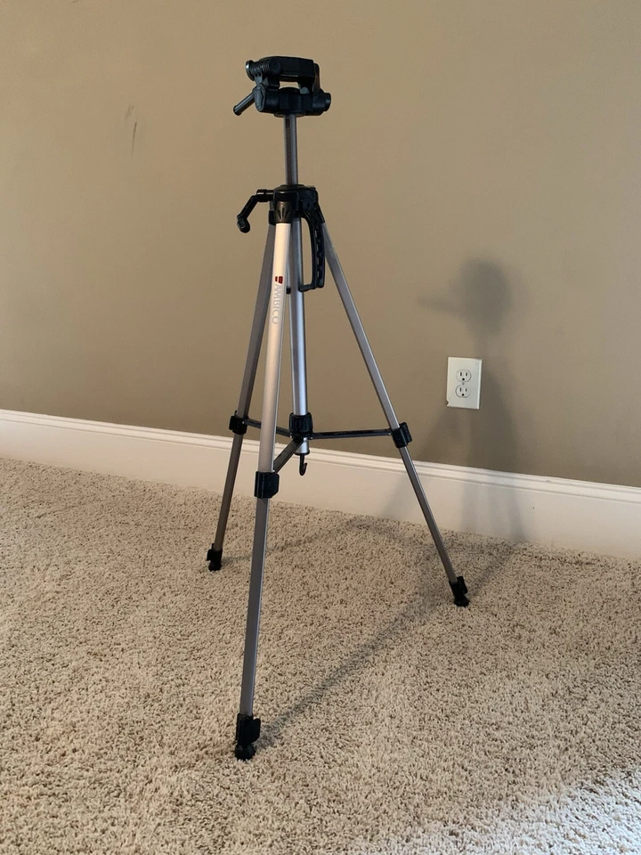 AMBICO DELUXE VIDEO/PHOTO ALUMINUM QUICK RELEASE BUBBLE LEVEL TRIPOD 24-57" TALL - Image 3 of 3