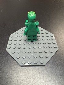 Lego Frenzy Space Police III 5971 Green Alien Villian Mini Figure
