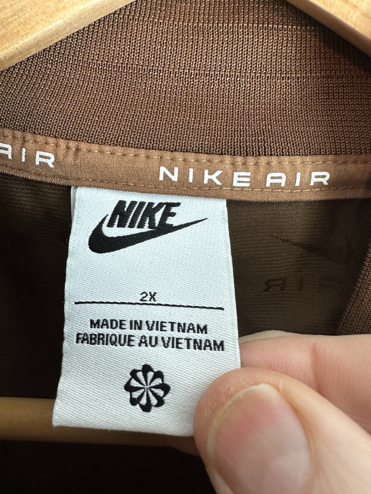 Nike Air Women’s Satin Jacquard Bomber Jacket – Brown Bronze – Size 2X image 3
