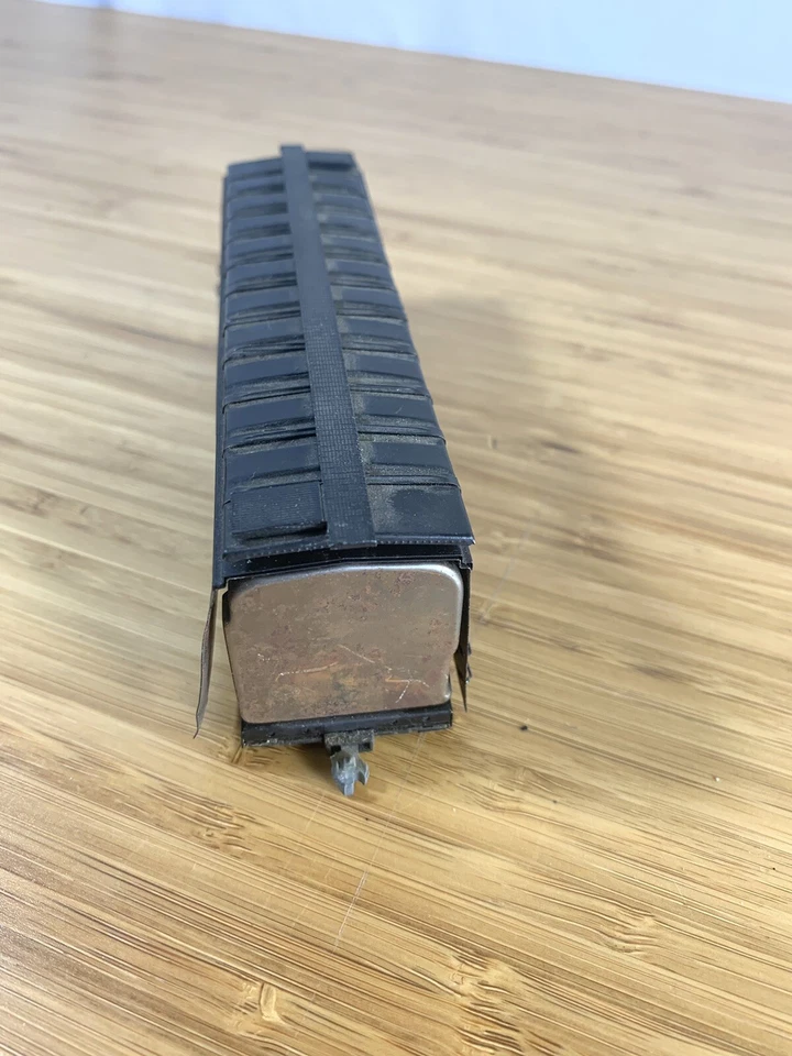 Southern Pacific #97723  HO Scale  40’ Reefer  Boxcar Wood Metal Parts Model - Image 4 of 4