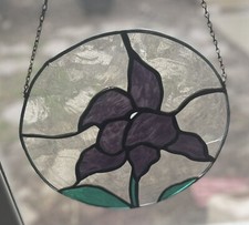 Vtg Stained Glass Purple Iris Flower Leaded 10  Round Sun Catcher w Hang Chain