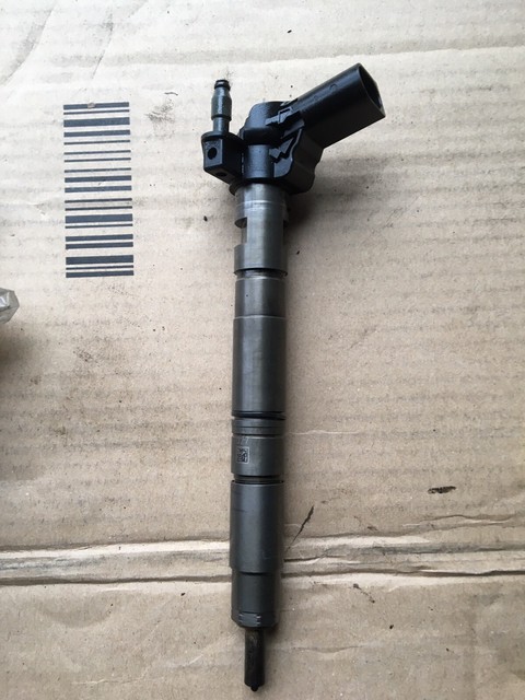 AUDI VW SEAT SKODA 2.0TDI 170 DIESEL FUEL INJECTOR 03L130277