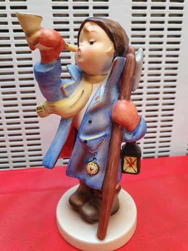 sehr schöne Keramik Figur Jünge mit Laterne Nachtwächter | eBay.de