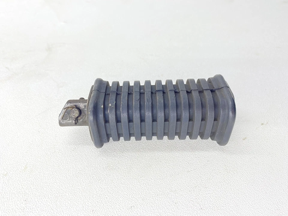 1981 SUZUKI GS850G RIGHT REARSET FOOT PEG REST STOP 43612-45001 - Изображение 4 из 4