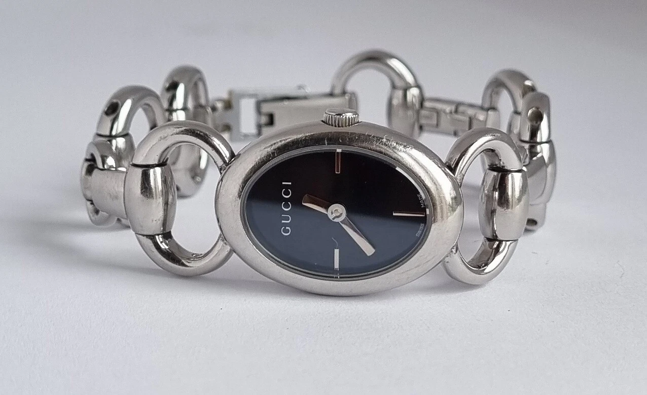 Montre à quartz pour femme authentique 1999 Swiss GUCCI 118 Tornabuoni cadran noir