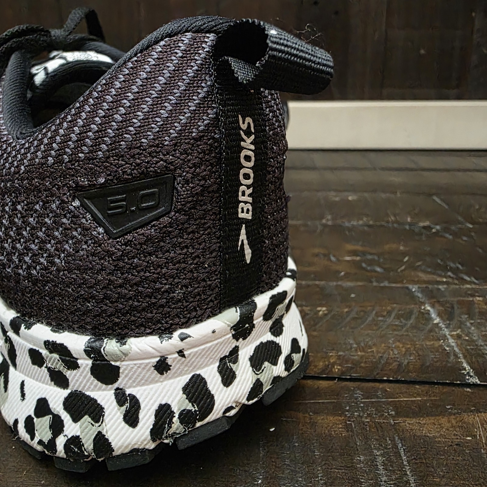 NEW Brooks Revel 5 Snow Leopard Print Women's Shoes Black White Silver /Grey 8.5 thumbnail 9