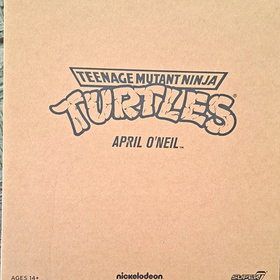 Super7 TMNT April O'Neil Action-Figur mit Zubehör, ab 14