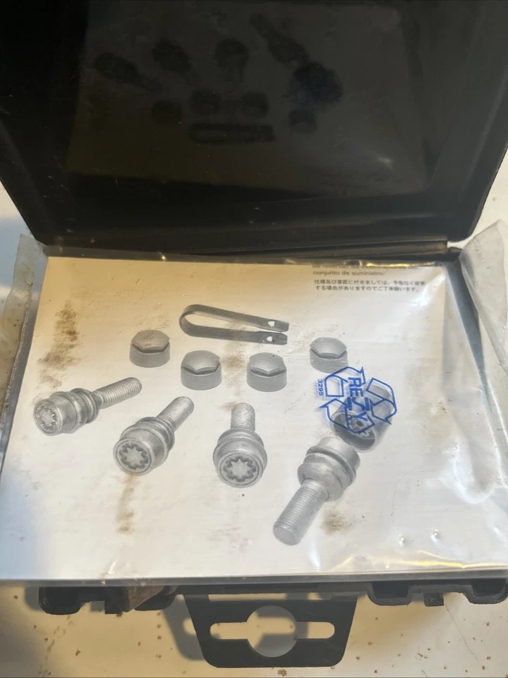 2009-2024 AUDI Q5 - Wheel Locking NUT / BOLT KIT 8R0071336 Juego de fusibles de rueda Foto 3 de 3