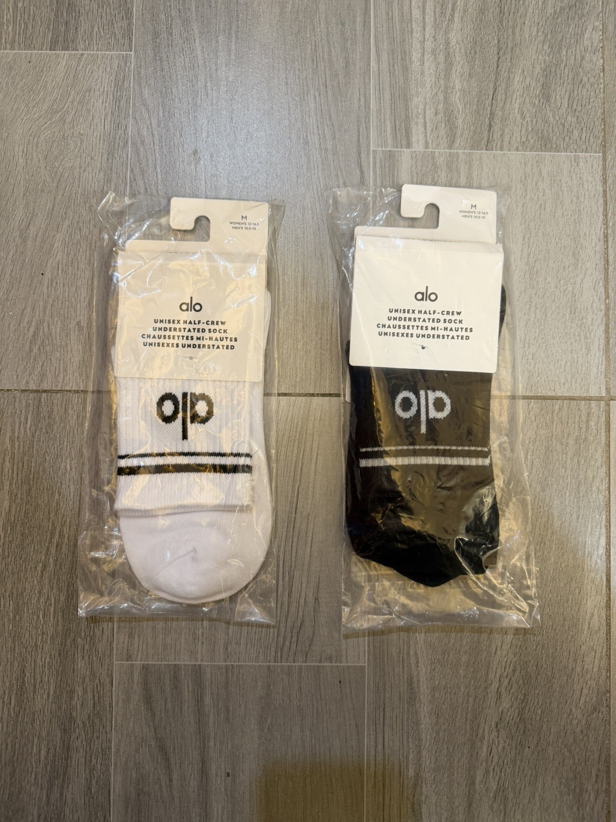 Alo Yoga Socks Unisex Half Crew Size M Black White Striped Logo 2 Pair Set New