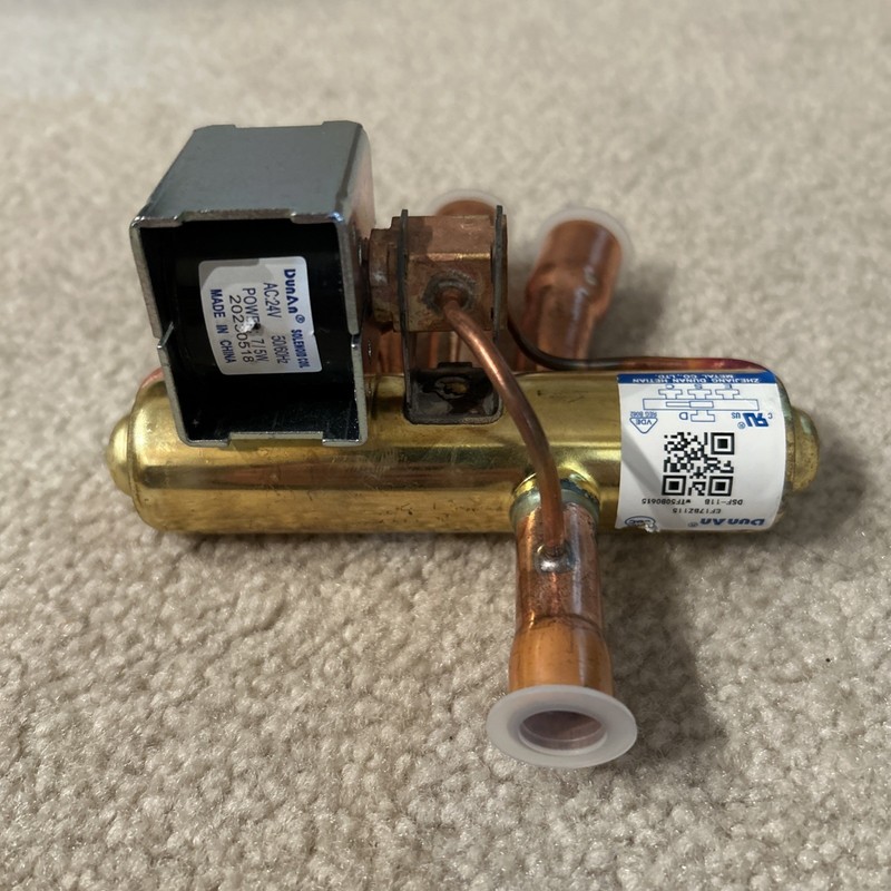 Carrier EF17BZ115  Reversing Valve - NEW
