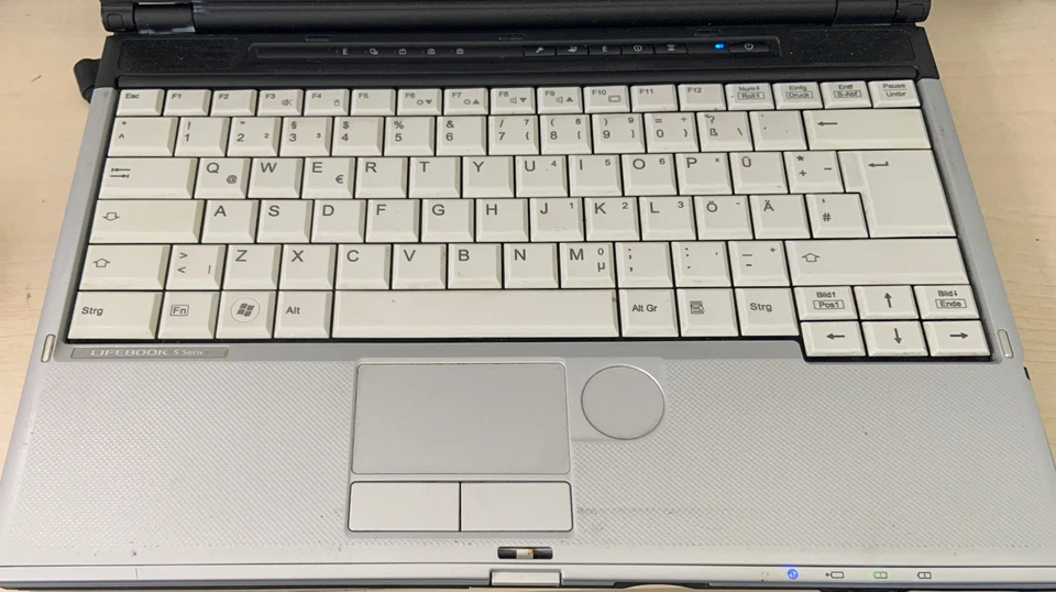 FUJITSU S760 I7 620M 2,67GHZ 4GB 120GB SSD WINDOWS 10 - Immagine 2 di 3