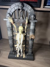 GEMMY DUNGEON DAVE Shackled Skeleton Torture ...
