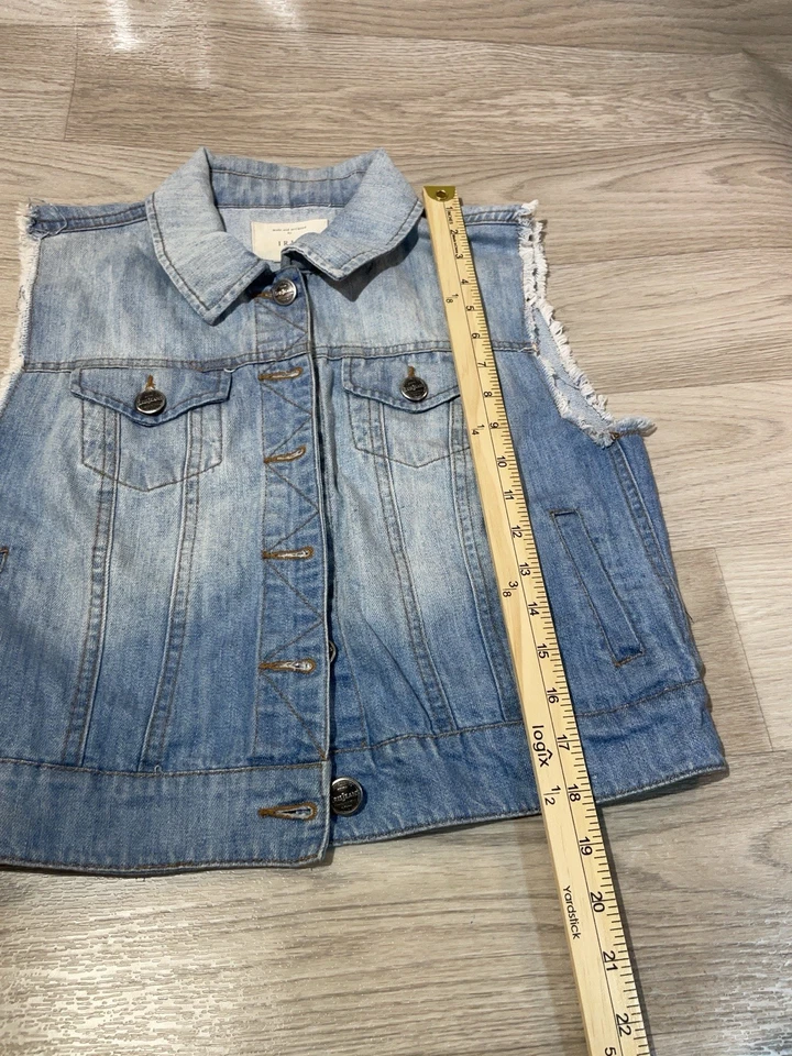 Iris Woman’s Vest Size L - Image 2 of 4