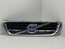 Calandre Volvo V50