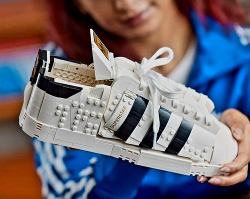 LEGO Adidas Originals Superstar 10282 + Mini 40486 - Picture 7 of 12