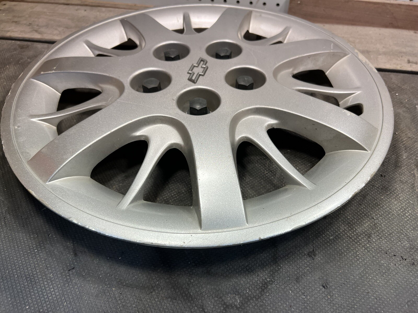 00 01 02 03 04 05 CHEVY IMPALA 16'' used wheel cover hubcap 3232a paint