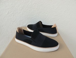 ugg sammy slip on black
