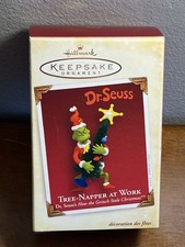 Hallmark 2005 adorno de recuerdo "Tree Napper At Work" El Grinch, Dr. Seuss