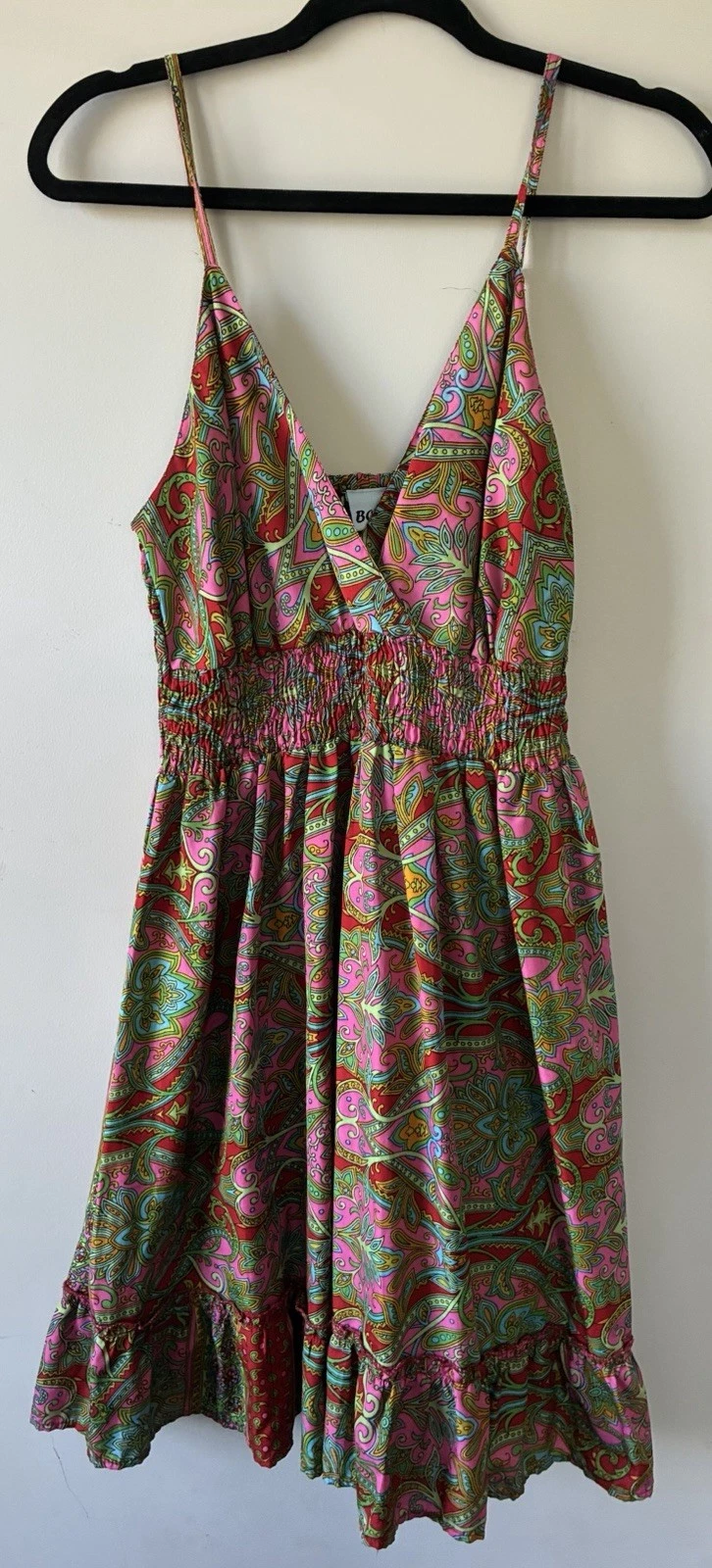 Boho Vibrant Paisley SunDress Deep V neck Smocked Waist Beach Flowy One Size
Opens in a new window o