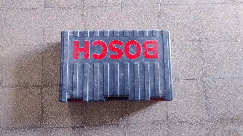 Martello Demolitore Rotante Bosch Compreso di Accessori Come Da Foto - Immagine 2 di 2