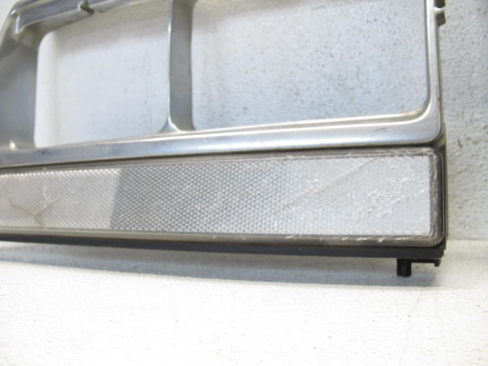 Cubierta de luz derecha izquierda bisel de faros Volvo 262C 1981-1985 #93 Foto 4 de 4