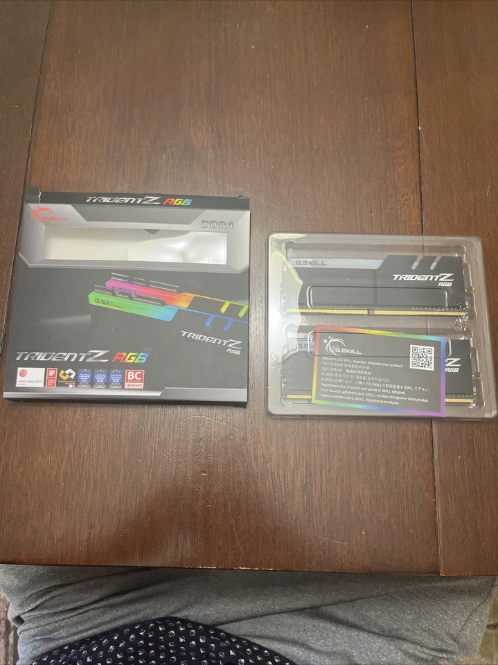G Skill Trident Z RGB Ram (2x8 GB) DDr4 3000 CL 18, (F4-3000C16D-16GTZR) Foto 3 de 4
