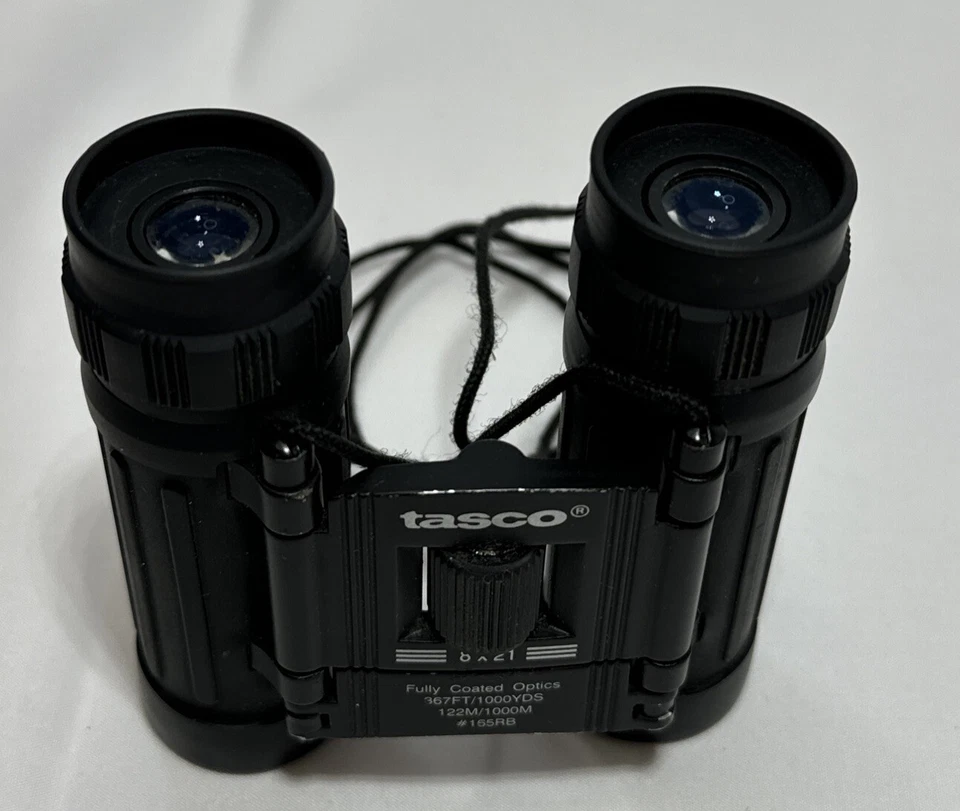 TASCO 8 X 21  #165RB COATED 367 FT / 1000 YDS COMPACT BINOCULARS - Image 3 of 4