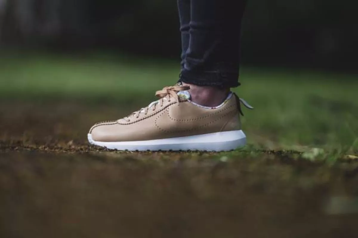 Nike ROSHE CORTEZ NM LIB QS843847 200 Wmn Sz 7 VACHETTA TAN VCHTT