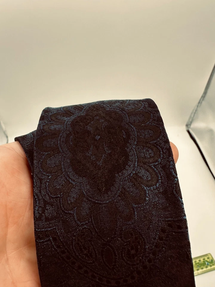 CORBATA CHRISTIAN DIOR Vintage Seda Azul Marino PAISLEY Con Logo FRANCÉS AÑOS 60/70 Foto 2 de 4