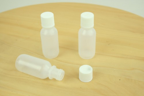 Lot of 3 1 oz Bottles Makes Great Little Oilers - 第 1/3 張圖片