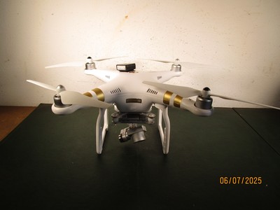 DJI Phantom 3 4k Model W325 Drone Genuine Set of 4 DJI Phantom 3 4k Model W325 Drone Genuine Set of 4