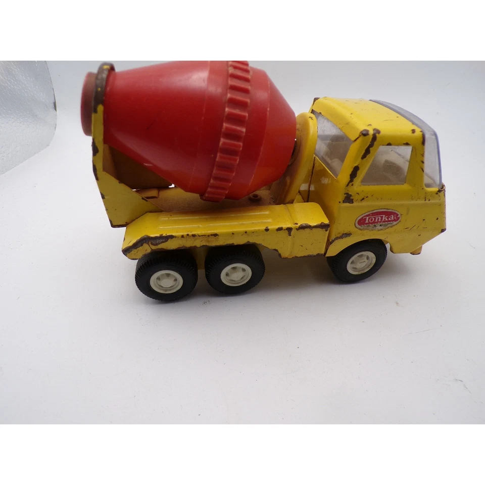 Vintage Tonka Cement Mixer Truck Pressed Steel Yellow Red Toy Vehicle 1:32 - Image 2 of 4