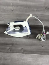 Rowenta DW4060 Steam Iron With Air glide 1700 Watt Stainless Steel Soleplate